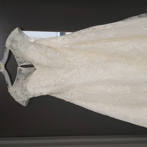 Pre-Owned Oleg Cassini Plus Size Wedding Dress - Picture 4 of 9